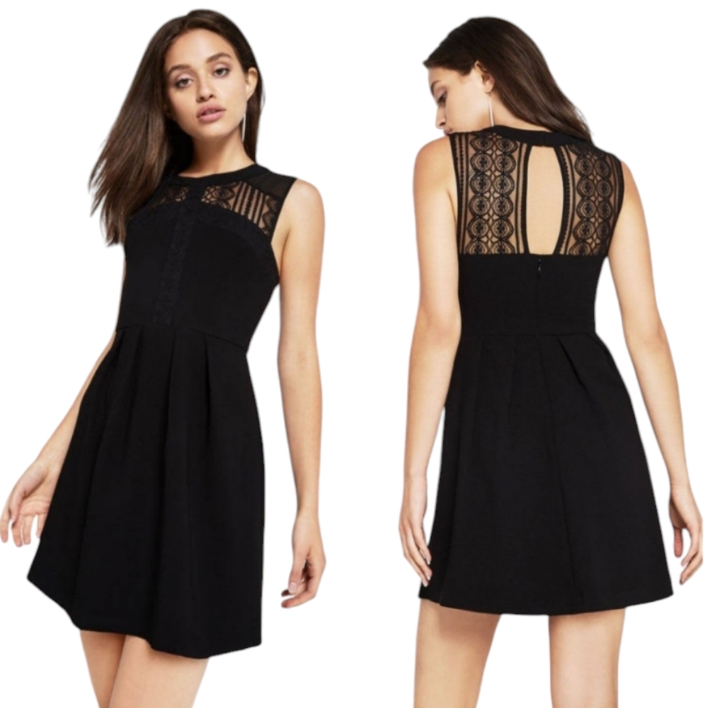 BCBGeneration Mini Dress Lace Bodice Keyhole Back Cocktail Dress LBD size 4 NWT